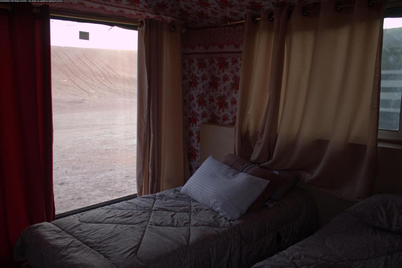Mozoon Camp Hotell Wadi Rum Exteriör bild